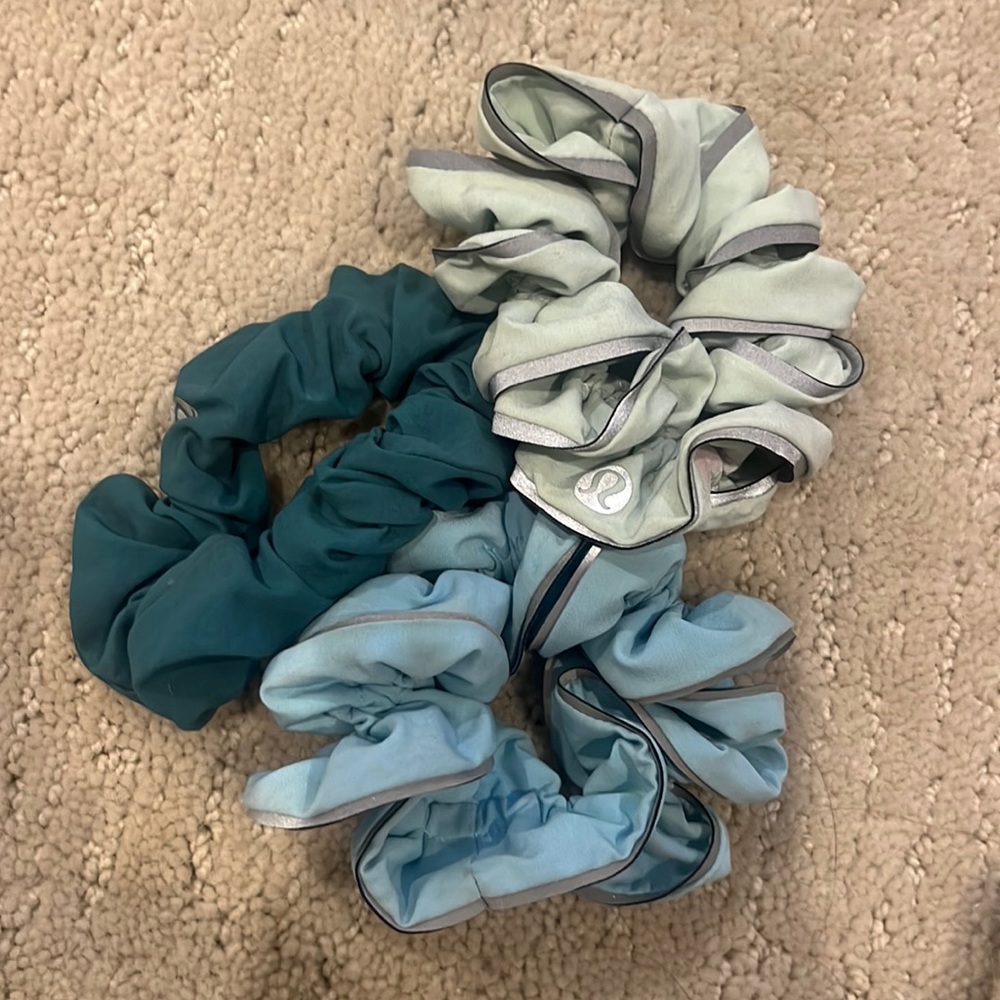 Lulu scrunchies